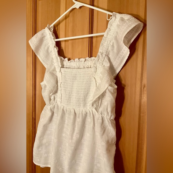 NWT Old Navy Sleeveless Embroidered Swing Blouse - Picture 3 of 6